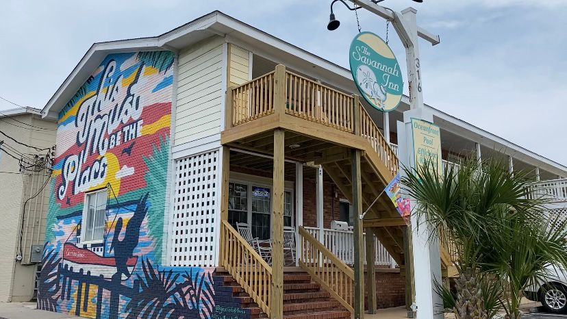 The Savannah Inn in Carolina Beach has been open for decades. (Spectrum News 1/Natalie Mooney)